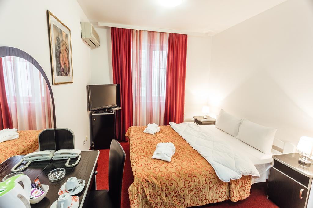 Hotel Azzurro 헤르섹 외부 사진